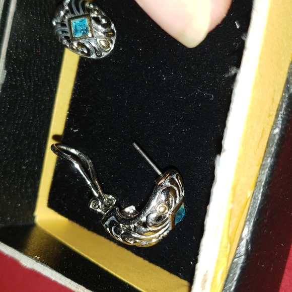 Earrings Silver/gold tone with blue stone - Picture 3 of 3